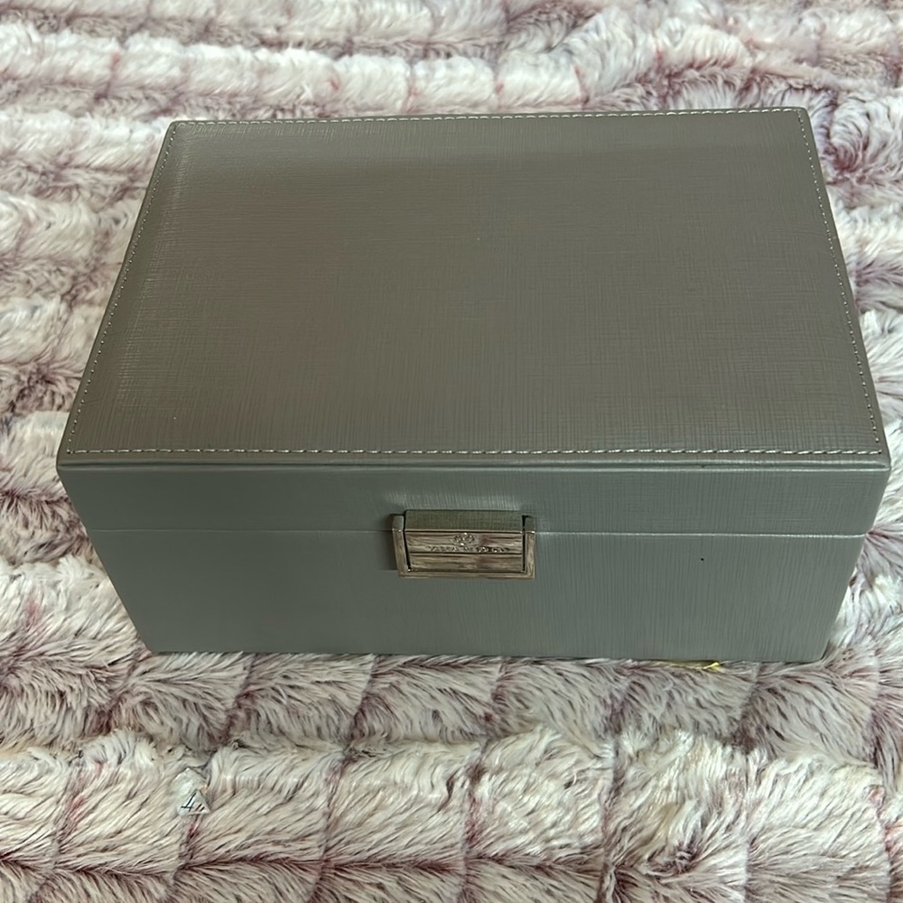 Vlando Gray New jewelry box